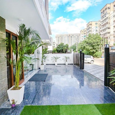 Fabhotel Golf Inn Golf Course Road คูร์เคาน์ ภายนอก รูปภาพ
