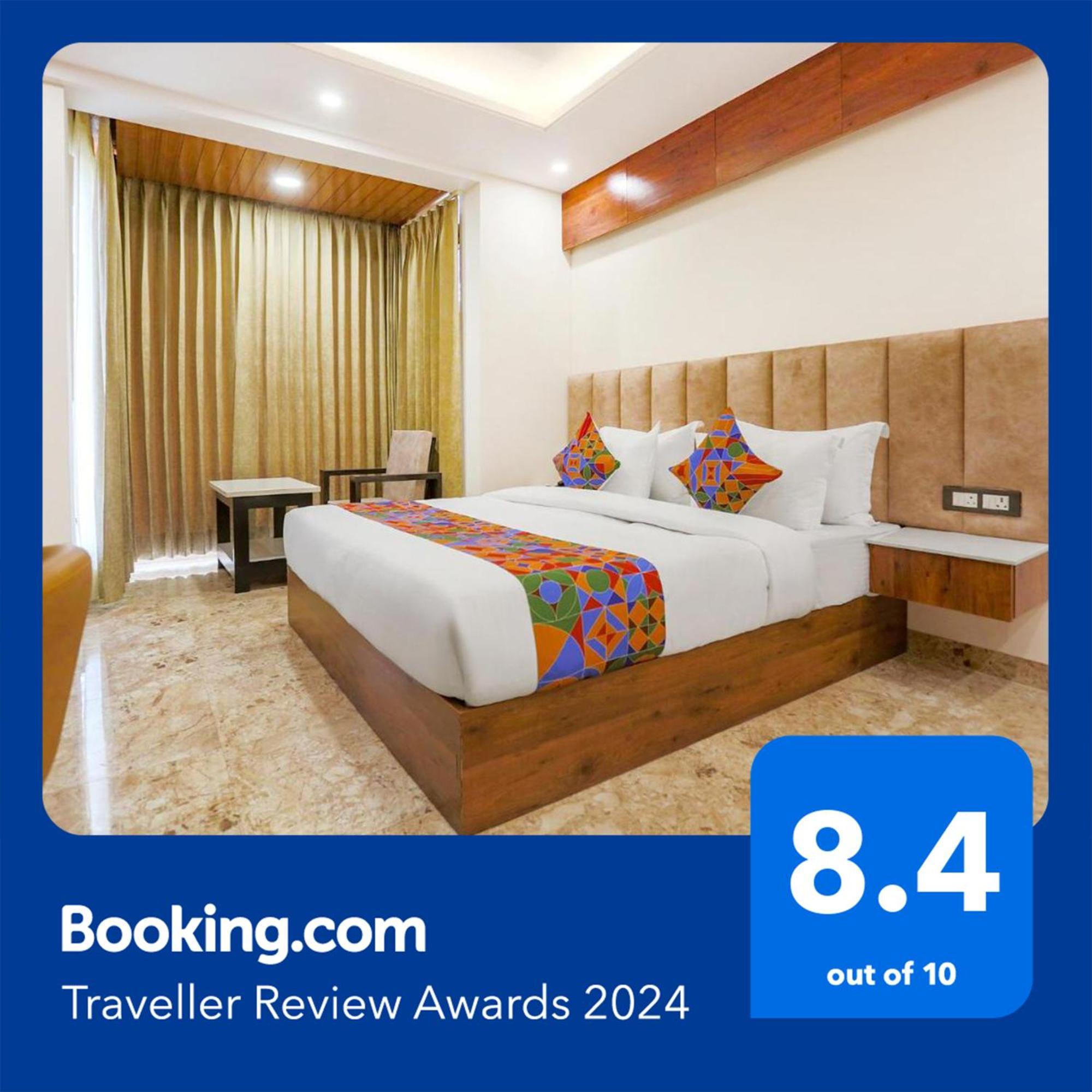 Fabhotel Golf Inn Golf Course Road คูร์เคาน์ ภายนอก รูปภาพ